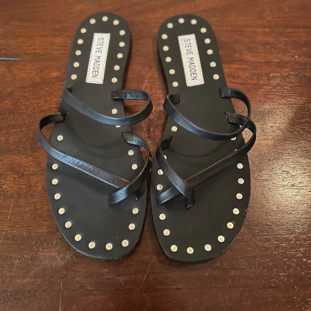 Steve Madden Reeve Leather Silver Studded Sandals
